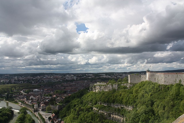 Huissier Besancon